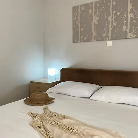 Bright And Cozy Near The Center *