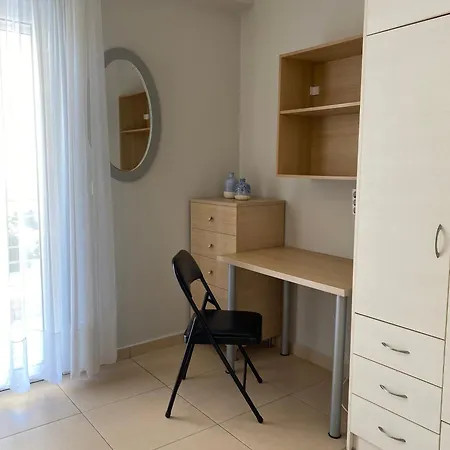 Bright And Cozy Near The Center